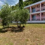 Tourist Settlement Brzet 3*