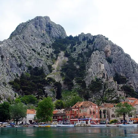 호텔 Tourist Settlement Brzet 오미스