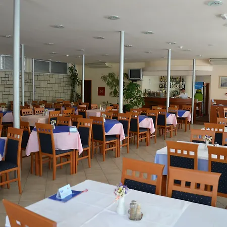 Hotel Tourist Settlement Brzet Omiš