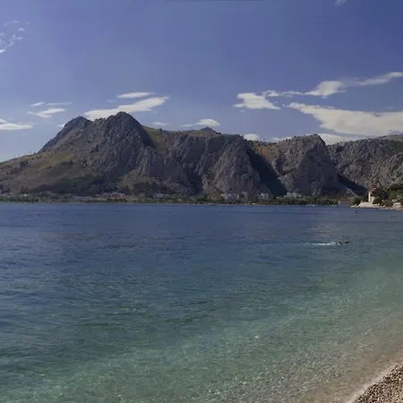 Tourist Settlement Brzet أوميس