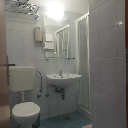 Tourist Settlement Brzet أوميس