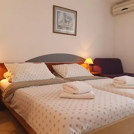 Tourist Settlement Brzet أوميس