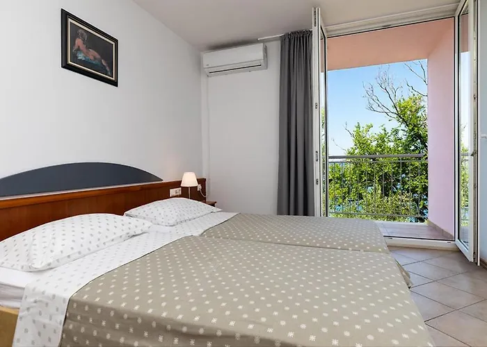 Tourist Settlement Brzet 3* Omiš