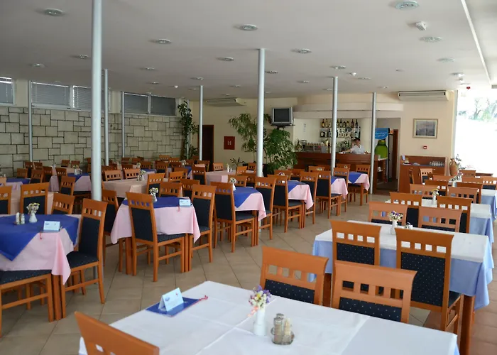 Hotel Tourist Settlement Brzet Omiš