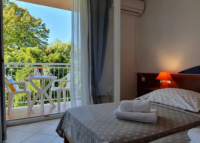 Tourist Settlement Brzet 3* Omiš